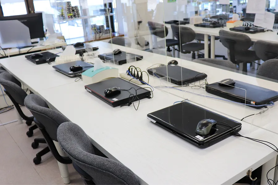 平岸事業所の内観