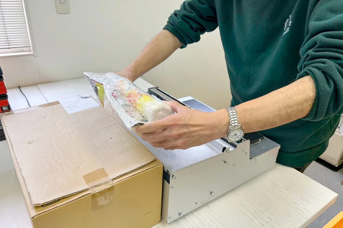 倉庫での就労（梱包作業）